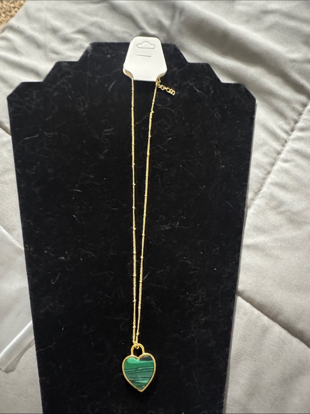Source Unknown Gold Necklace with Green Heart Pendant